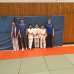 Die JCG-TIGERS mit ihren Trainern auf der Judomatte in Fulda.